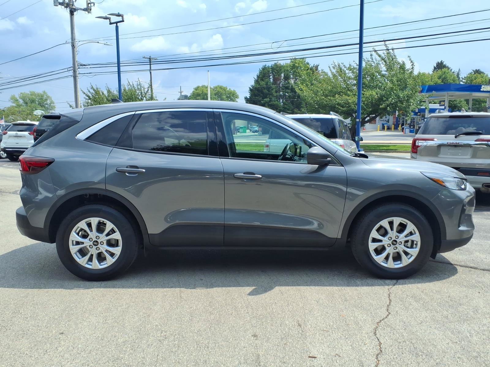 Certified 2023 Ford Escape Active AWD/4WD image 3