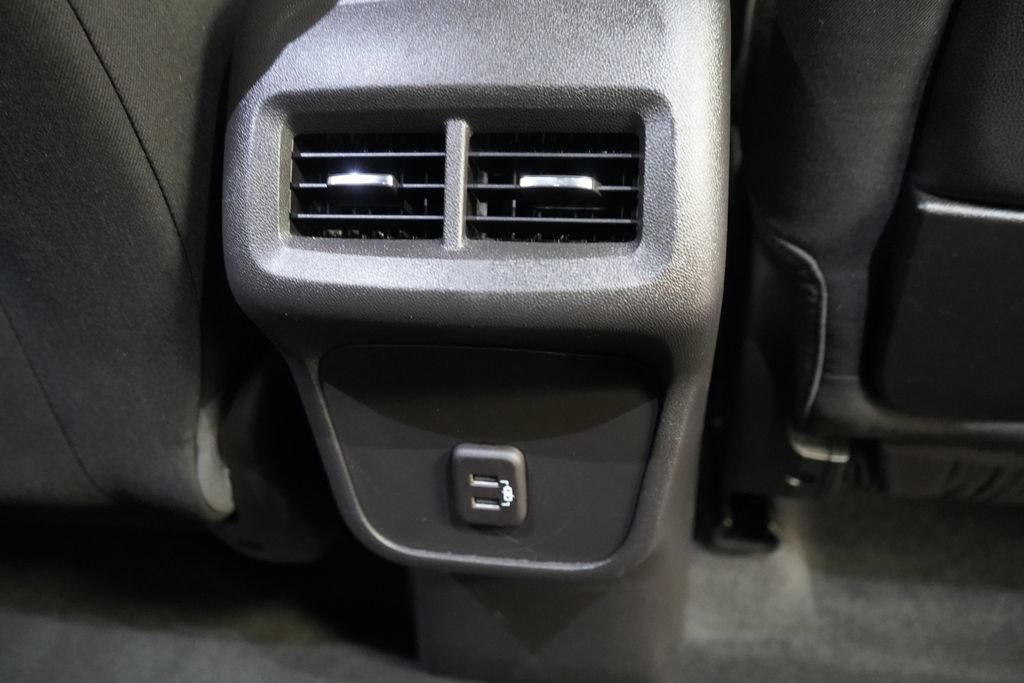 Used 2024 GMC Terrain SLE AWD/4WD image 22