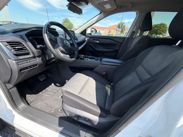 Used 2025 Nissan Rogue SV AWD/4WD image 7
