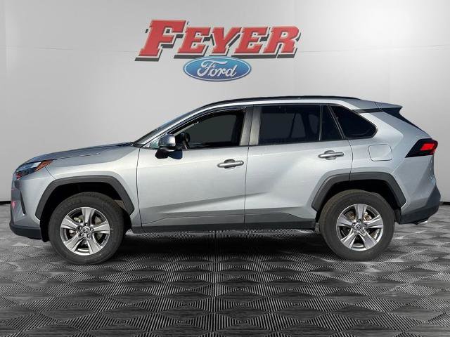 Used 2023 Toyota RAV4 XLE AWD/4WD image 2