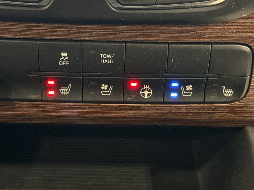 Used 2019 RAM 1500 Laramie w/ Convenience Group image 28