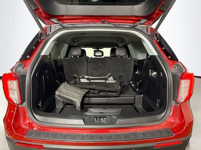 Certified 2022 Ford Explorer XLT w/ Equipment Group 202A image 26
