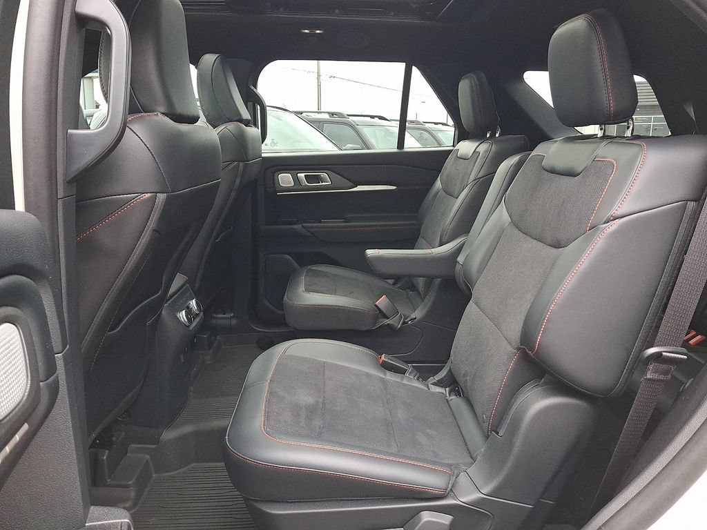 Certified 2025 Ford Explorer ST w/ Sun And Sound Package AWD/4WD image 10