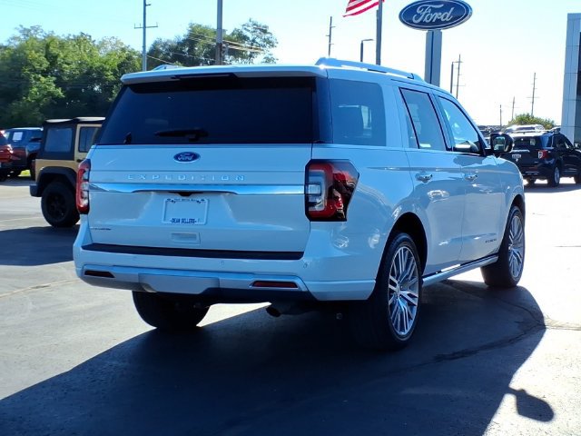 Certified 2023 Ford Expedition Platinum AWD/4WD image 4