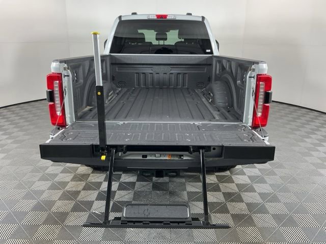 Certified 2025 Ford F350 Lariat w/ Black Appearance Package AWD/4WD image 8