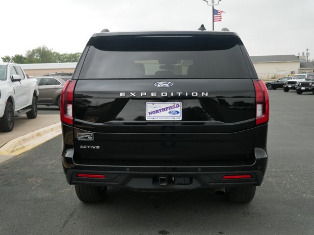 Certified 2025 Ford Expedition Active AWD/4WD image 7