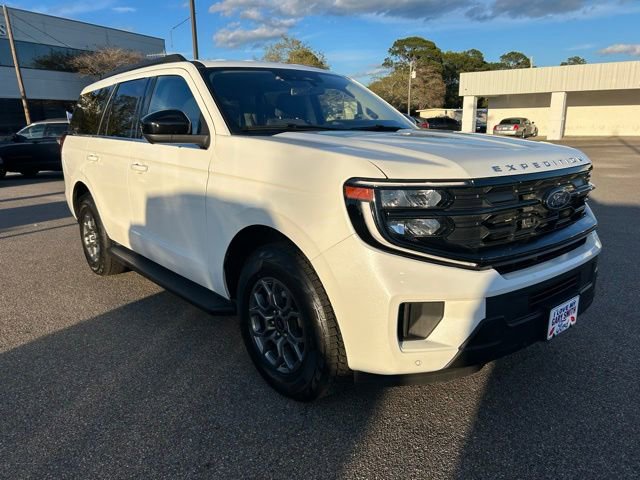 Certified 2025 Ford Expedition Active RWD image 2