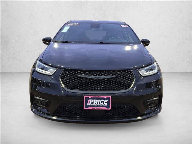 Used 2023 Chrysler Pacifica Touring-L w/ S Appearance Package FWD image 2