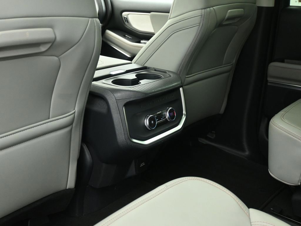 Certified 2025 Ford Expedition Active image 47