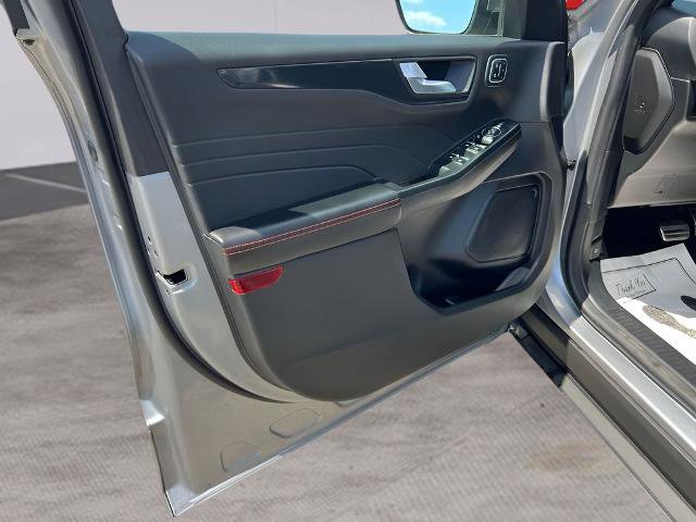 Certified 2023 Ford Escape ST-Line Elite AWD/4WD image 10