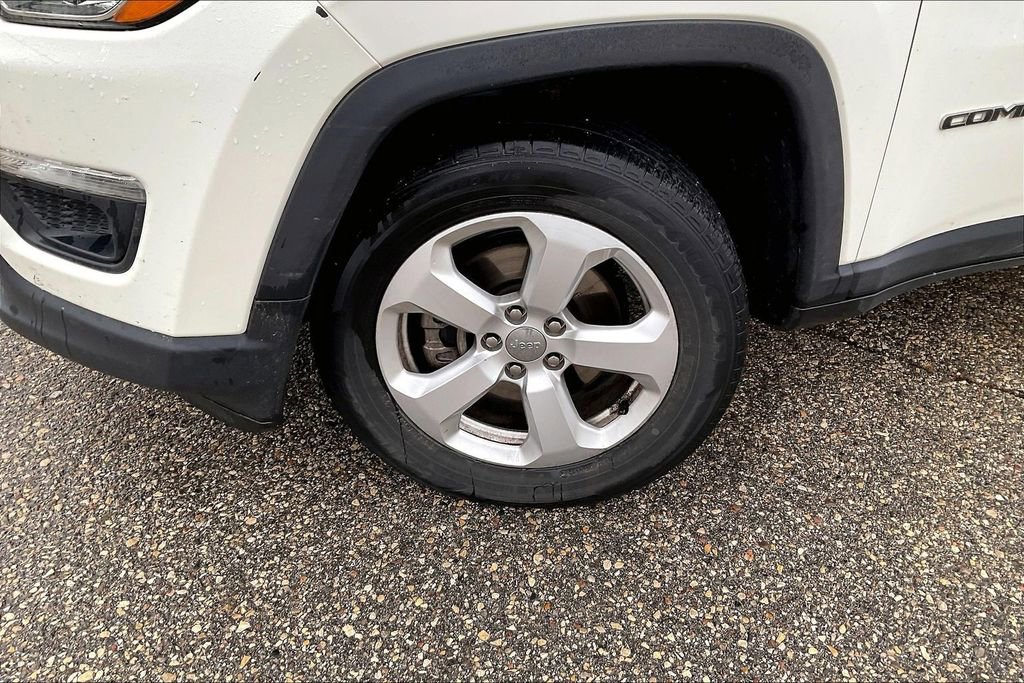 Used 2018 Jeep Compass Latitude w/ Popular Equipment Group AWD/4WD image 4
