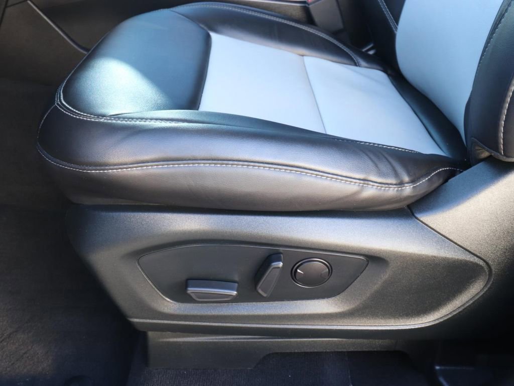 Certified 2023 Ford Explorer XLT w/ Equipment Group 202A image 17