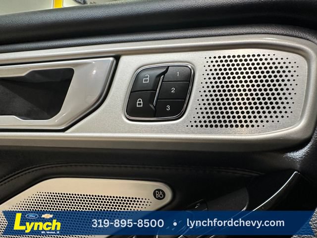 Certified 2023 Ford Explorer Platinum w/ Technology Package AWD/4WD image 8