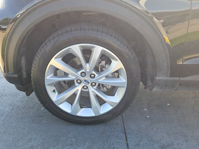Certified 2023 Ford Explorer Platinum w/ Technology Package AWD/4WD image 8