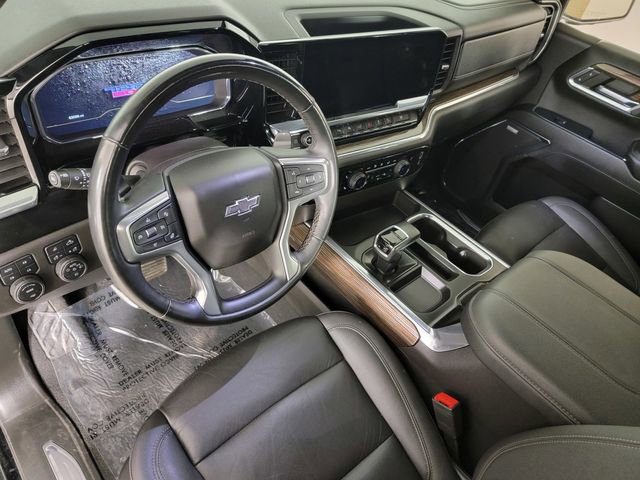 Used 2023 Chevrolet Silverado 1500 LT Trail Boss w/ LT Trail Boss Premium Package AWD/4WD image 12