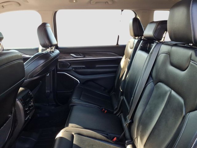 Used 2022 Jeep Grand Cherokee L Limited image 10