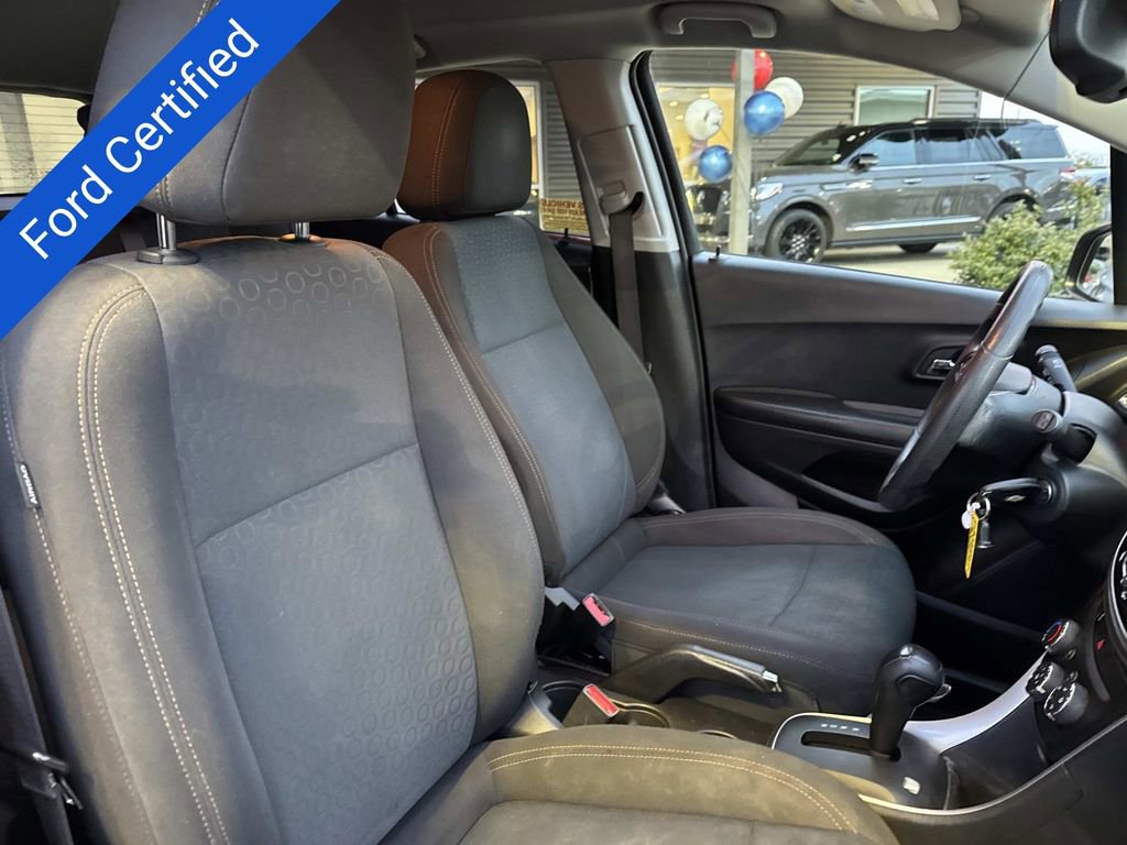 Used 2021 Chevrolet Trax LS w/ Tint and Cruise Package image 12