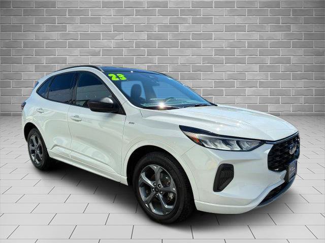 Certified 2023 Ford Escape ST-Line w/ Tech Pack #1 AWD/4WD image 3