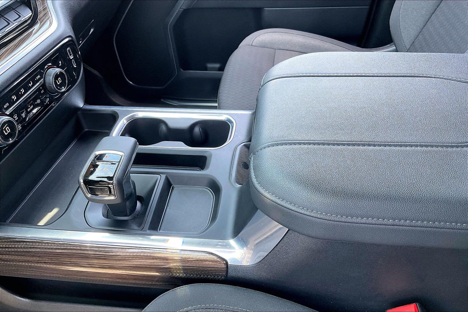 Used 2025 Chevrolet Silverado 1500 RST AWD/4WD image 16