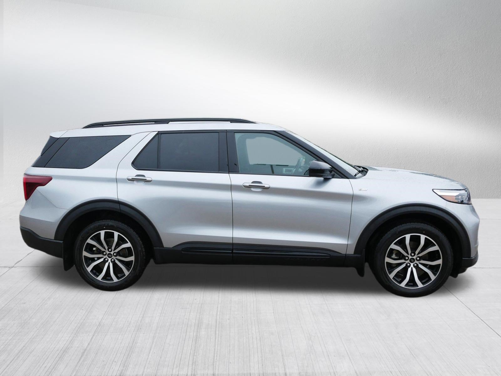 Certified 2023 Ford Explorer ST-Line w/ Class IV Trailer Tow Package AWD/4WD image 8