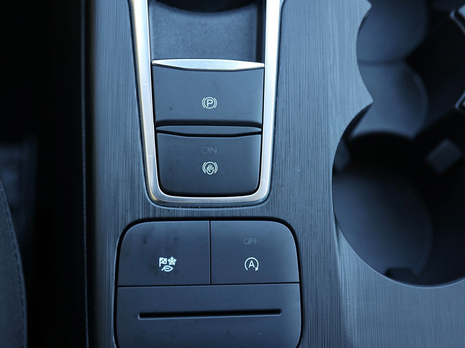 Certified 2025 Ford Escape Active image 32