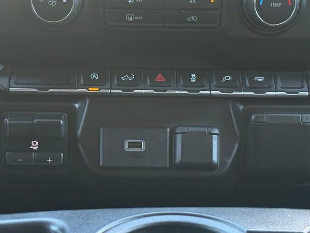 Used 2020 Chevrolet Silverado 1500 Custom w/ Custom Value Package image 12