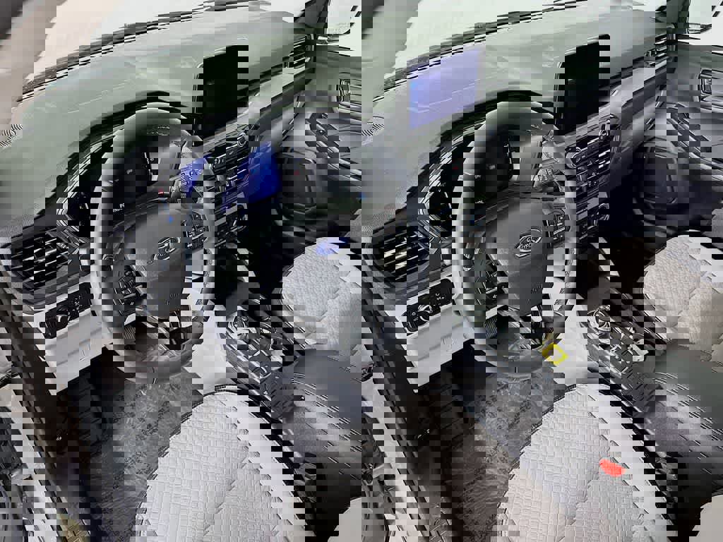 Certified 2024 Ford Escape Active image 9