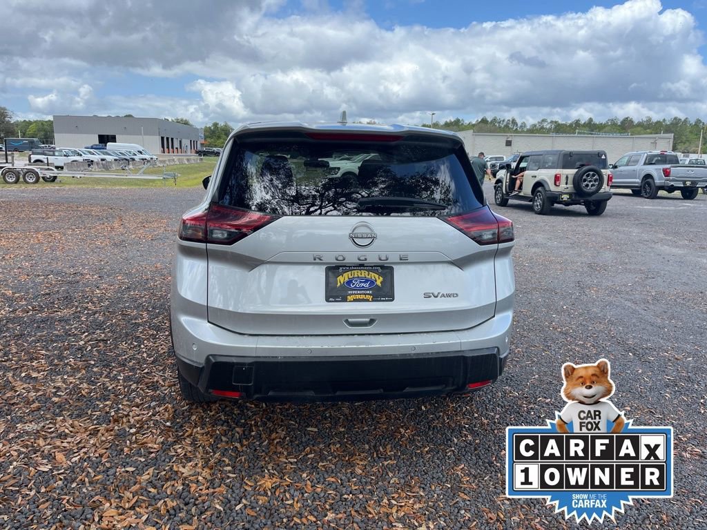 Used 2024 Nissan Rogue SV image 4
