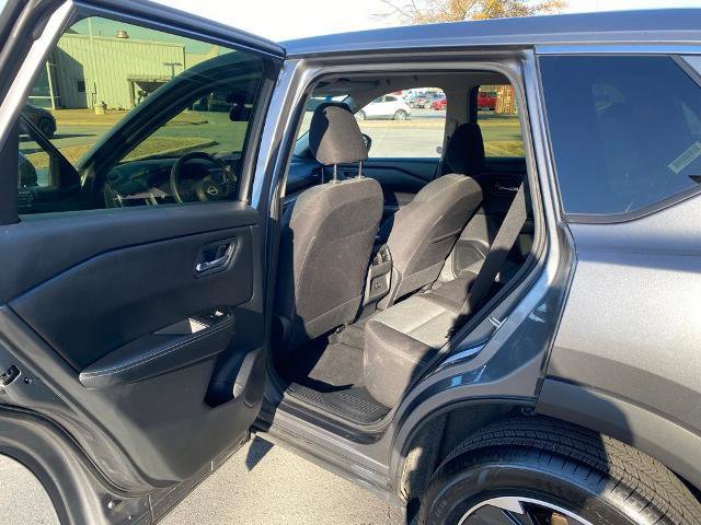 Used 2024 Nissan Rogue SV image 26