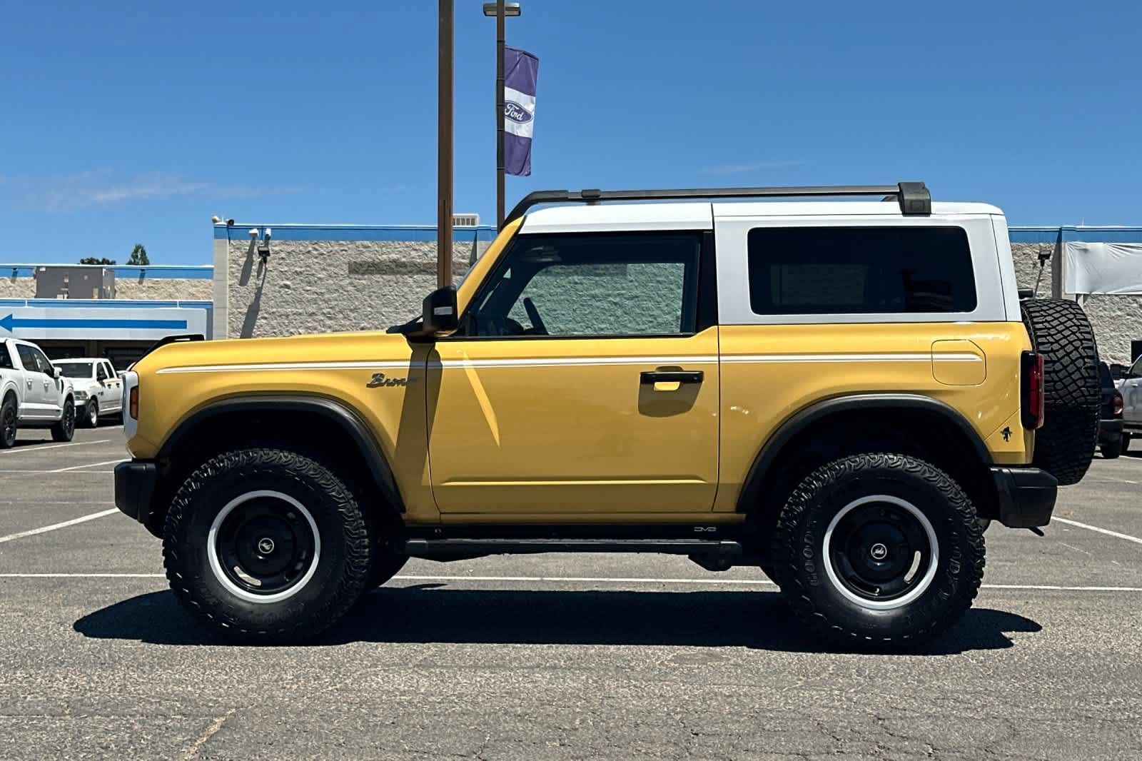 Certified 2024 Ford Bronco Heritage Edition AWD/4WD image 6