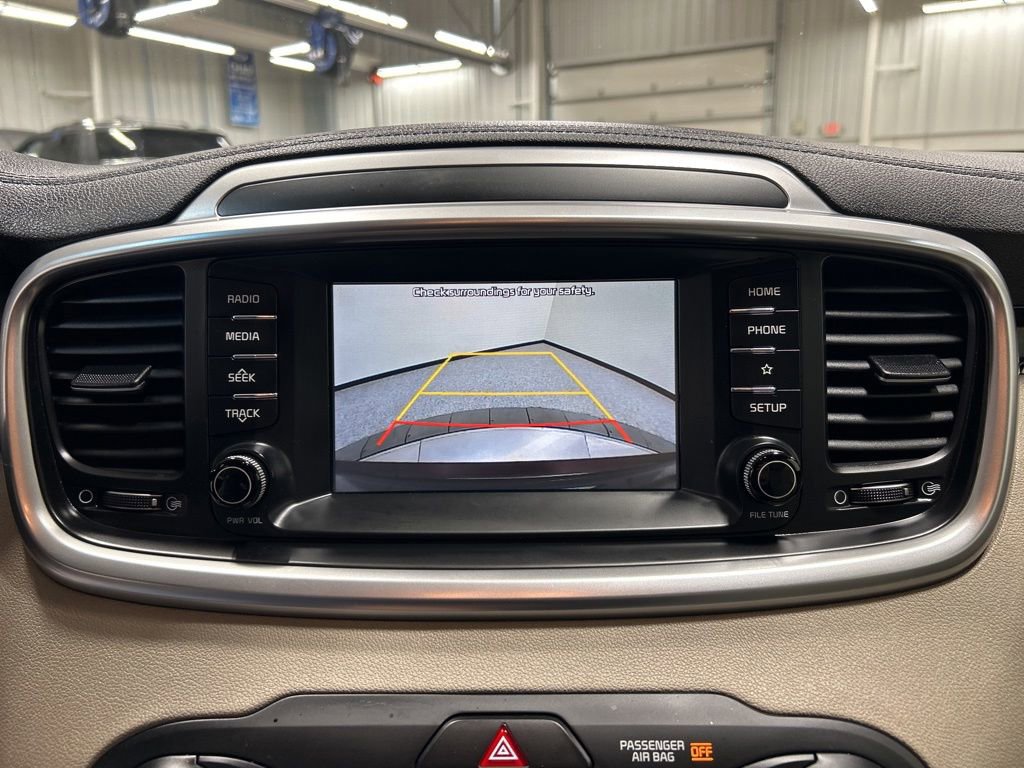 Used 2019 Kia Sorento FWD image 17