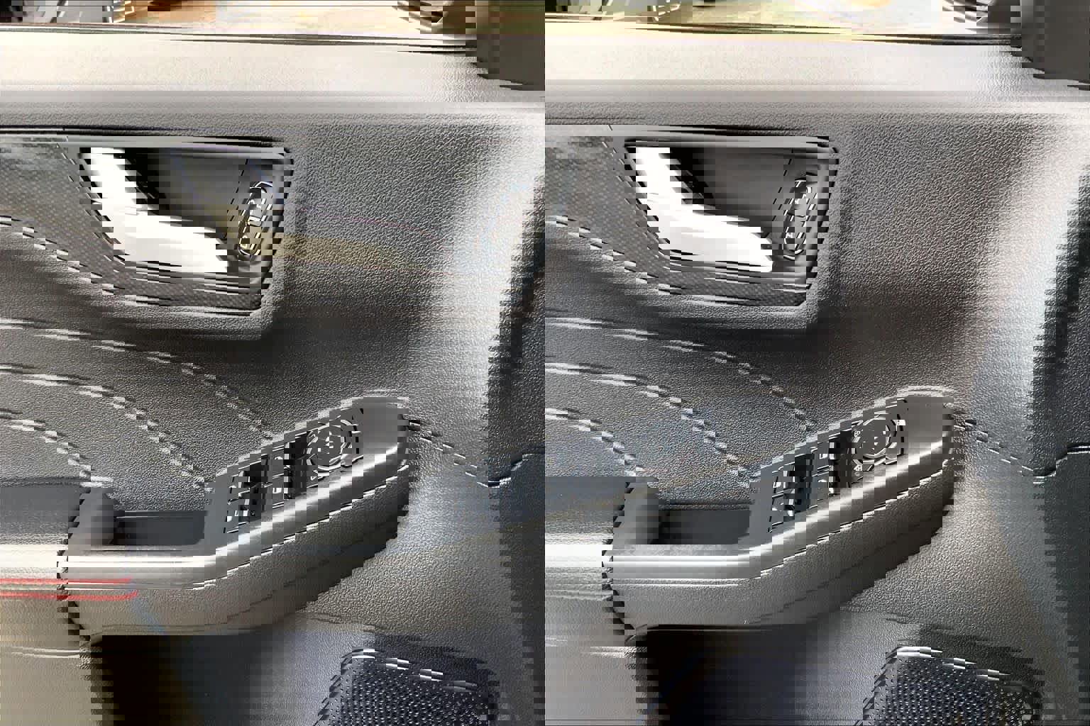 Certified 2023 Ford Escape ST-Line w/ Tech Pack #1 FWD image 32