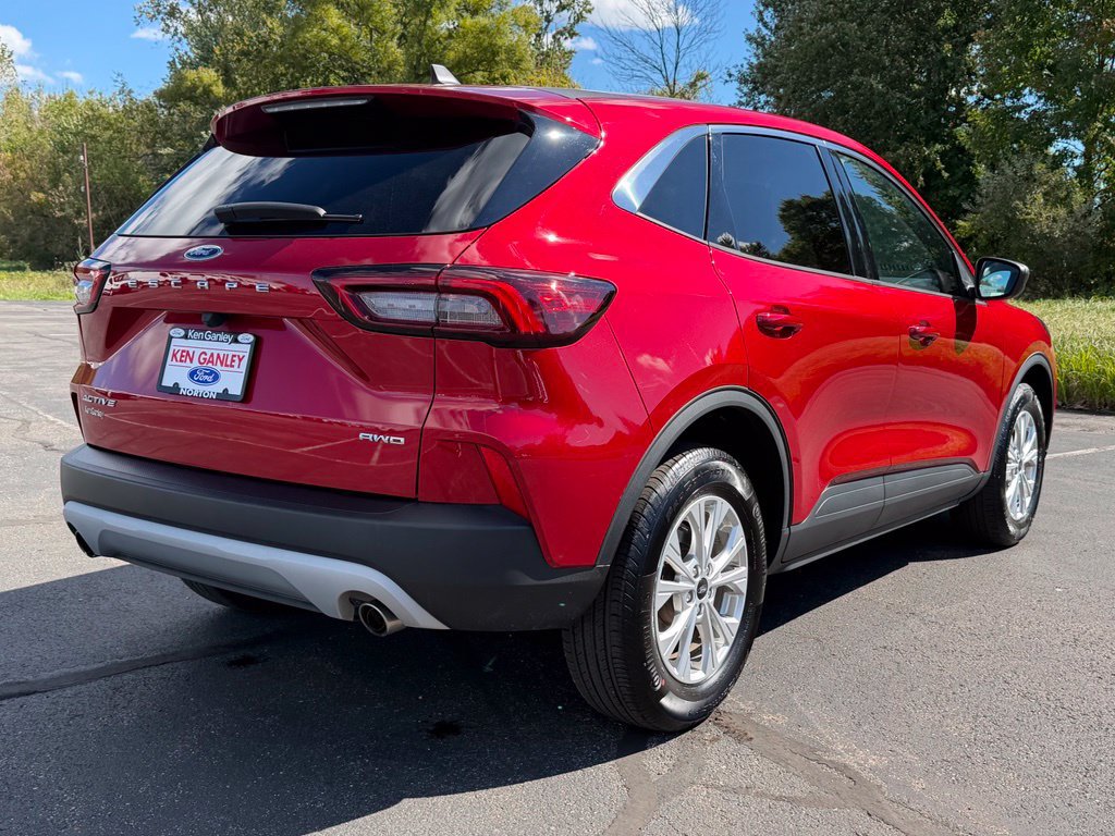 Certified 2023 Ford Escape Active AWD/4WD image 9