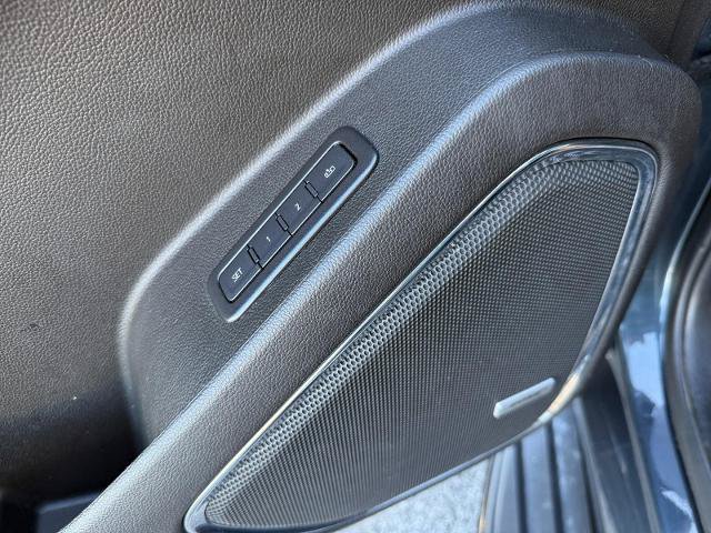 Used 2020 Chevrolet Suburban Premier AWD/4WD image 27