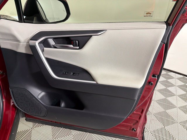 Used 2019 Toyota RAV4 Limited w/ Limited Grade Weather Package AWD/4WD image 31