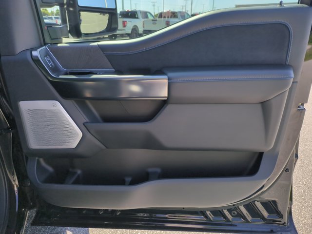 Certified 2025 Ford F450 Platinum w/ FX4 Off-Road Package AWD/4WD image 35