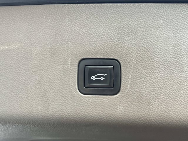 Used 2019 Chevrolet Traverse LT FWD image 15