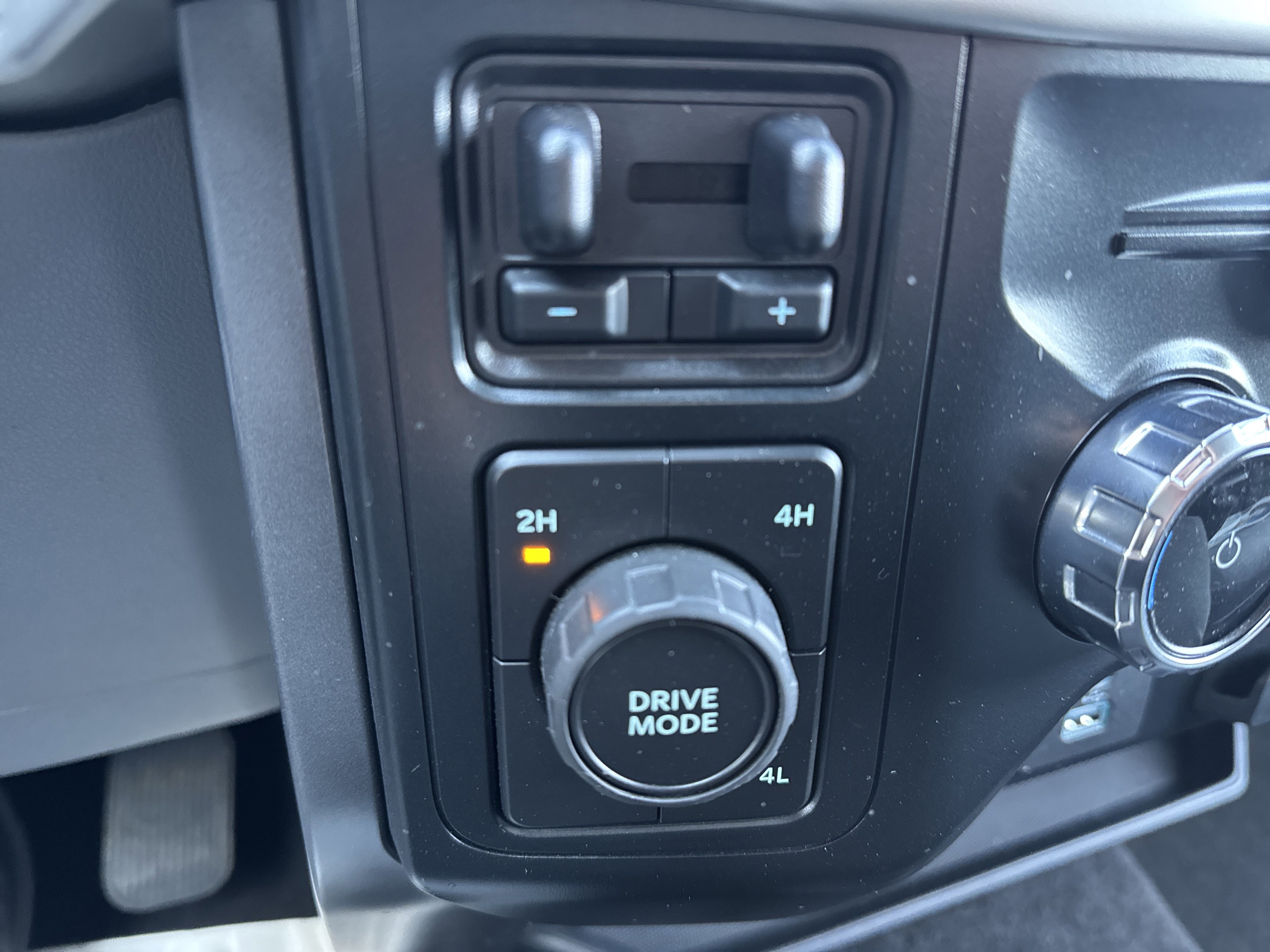 Certified 2022 Ford F150 XLT w/ Equipment Group 302A High image 18