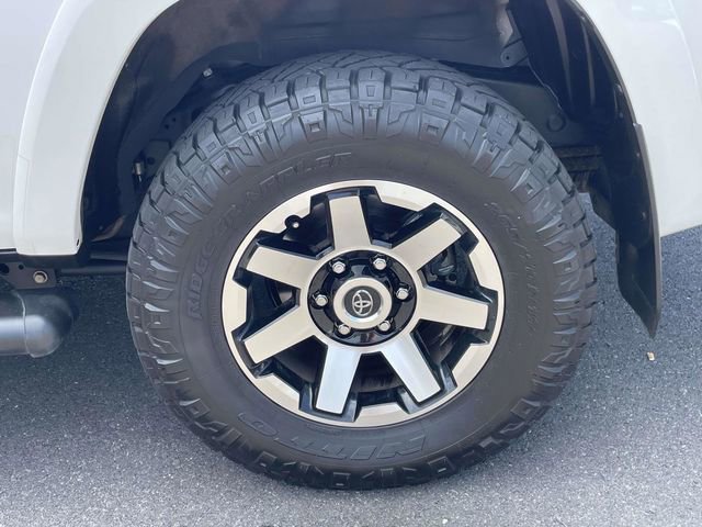 Used 2024 Toyota 4Runner TRD Off-Road Premium w/ Moonroof Package AWD/4WD image 25
