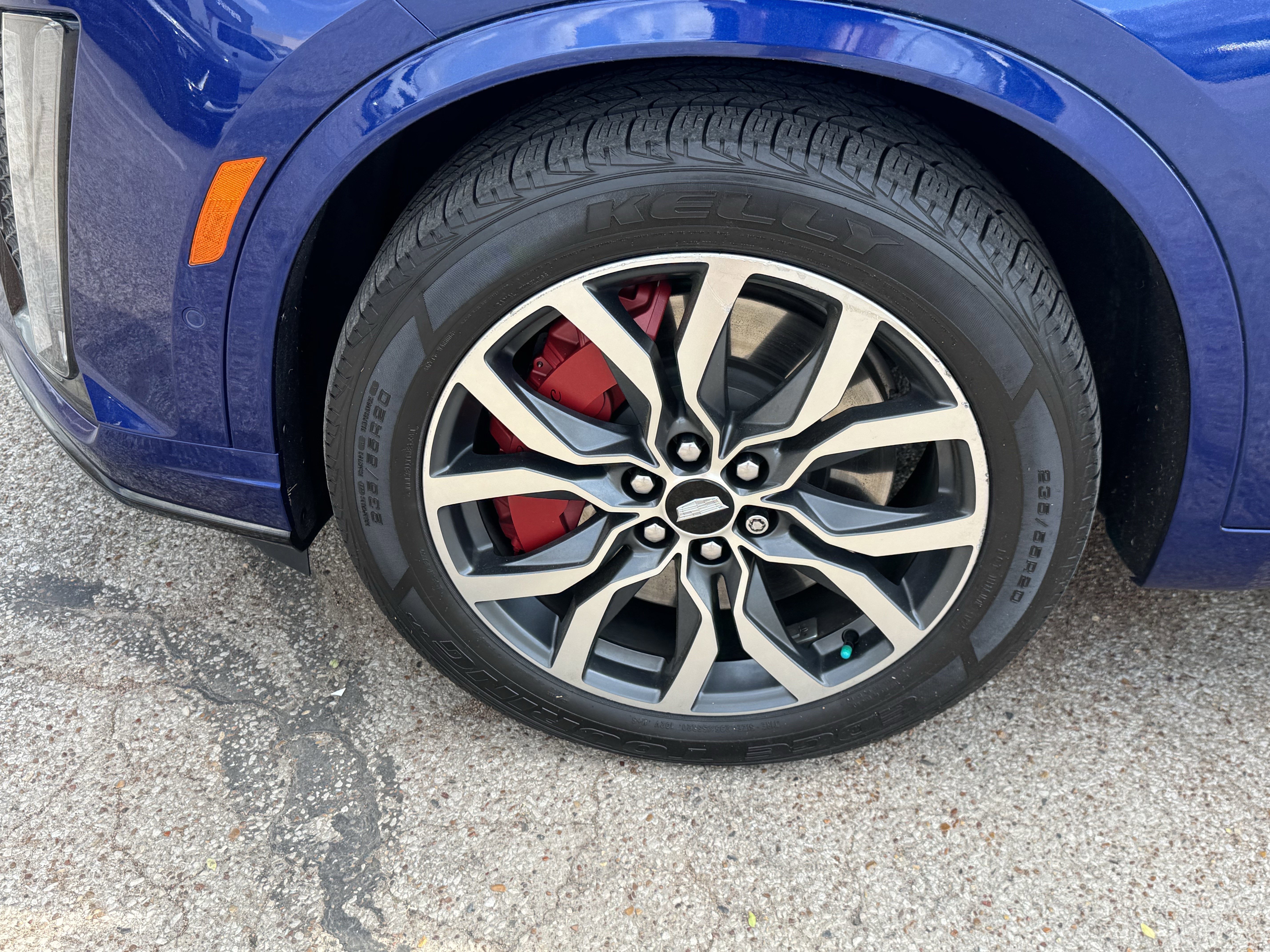 Used 2023 Cadillac XT6 Sport w/ Platinum Package image 9