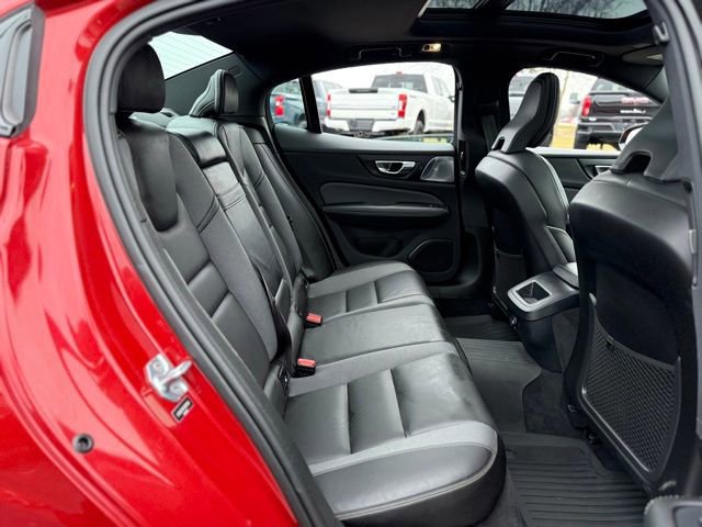 Used 2019 Volvo S60 T5 R-Design image 30