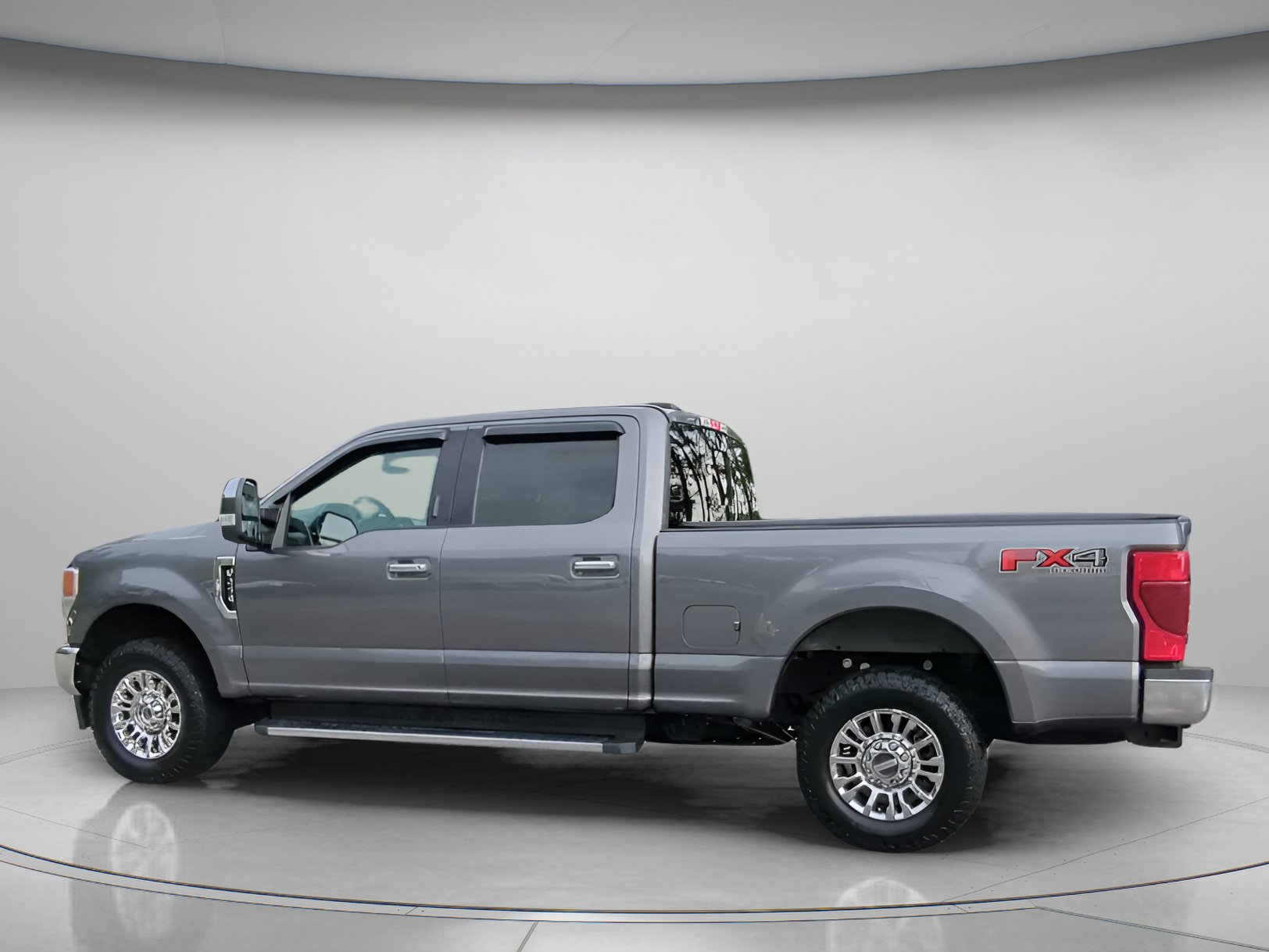 Certified 2021 Ford F250 XLT w/ XLT Premium Package AWD/4WD image 15
