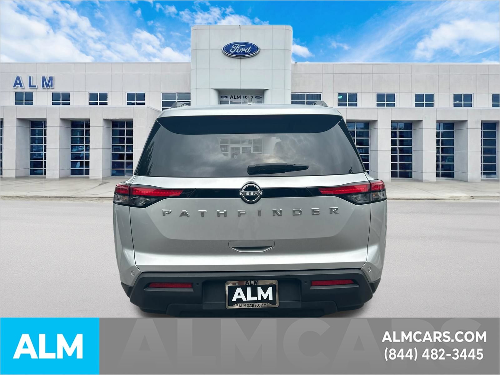 Used 2025 Nissan Pathfinder SV FWD image 6