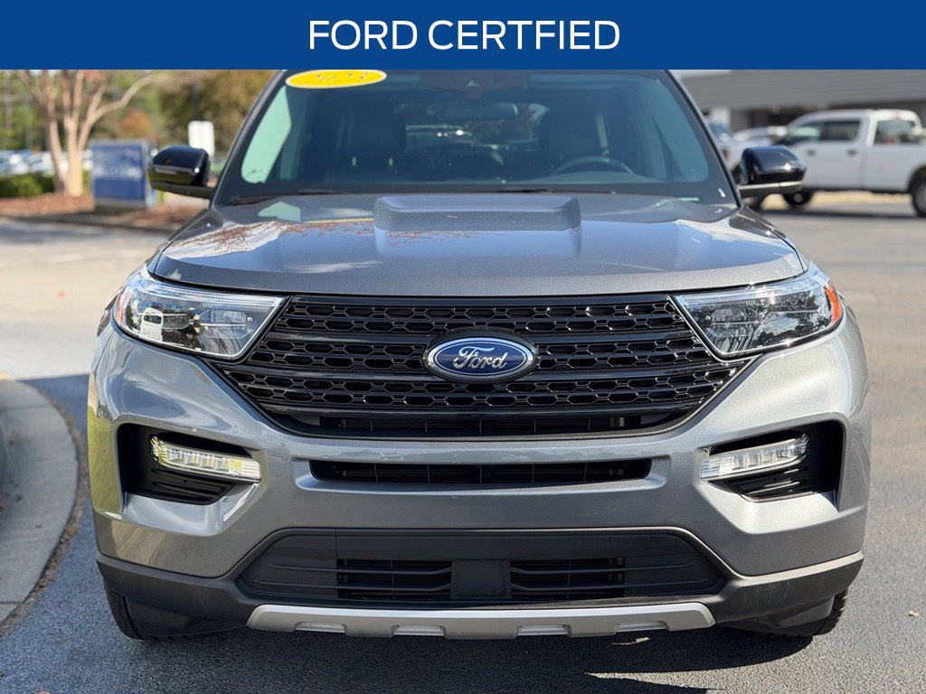 Certified 2023 Ford Explorer XLT w/ Equipment Group 202A AWD/4WD image 3