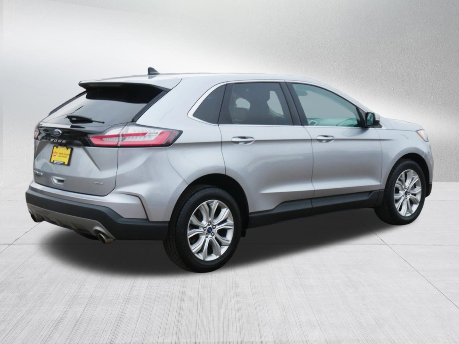 Certified 2022 Ford Edge Titanium image 5