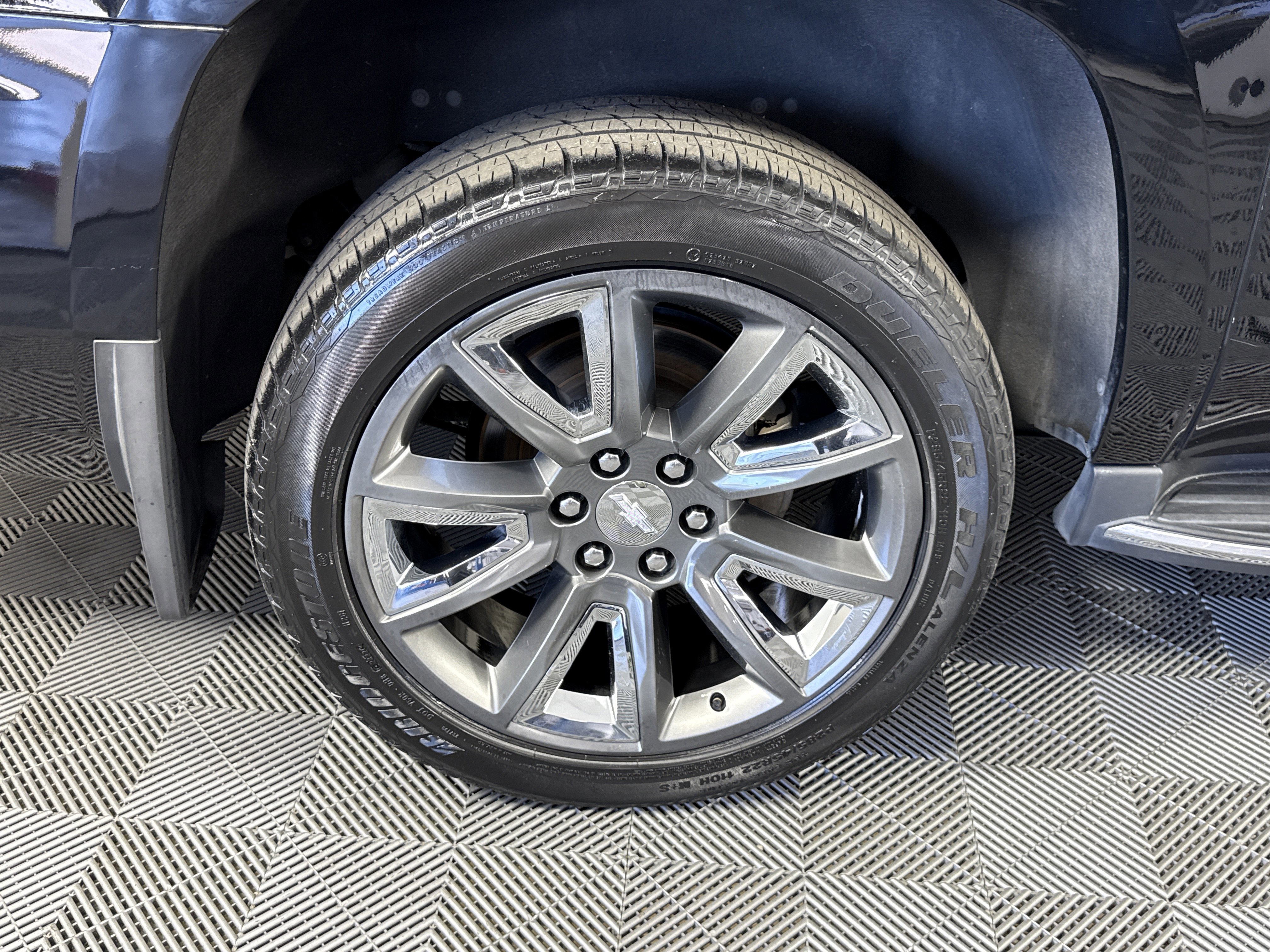 Used 2019 Chevrolet Suburban Premier image 31