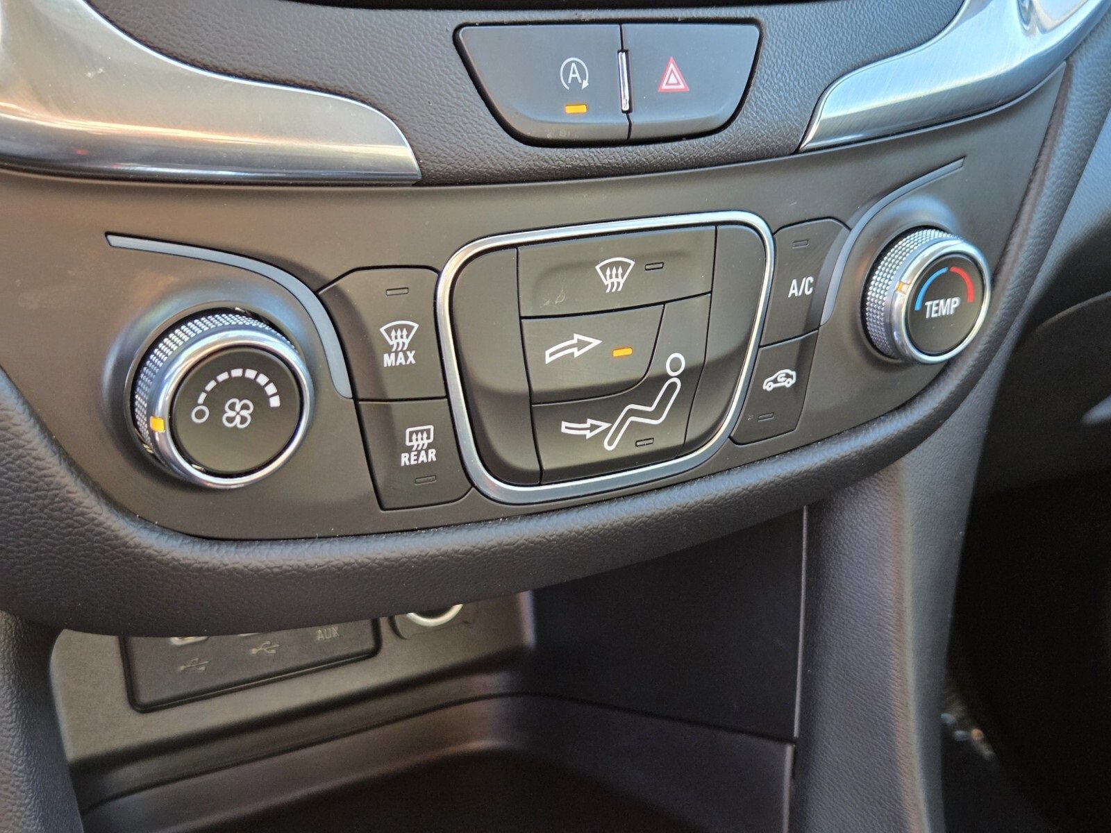 Used 2023 Chevrolet Equinox LT image 22