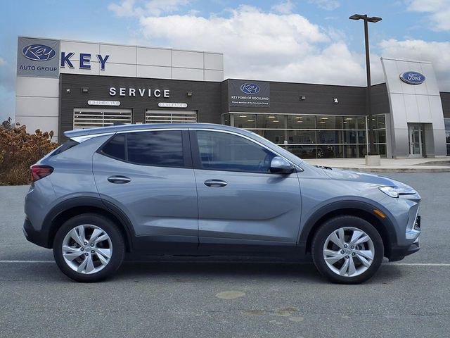 Used 2025 Buick Encore GX Preferred AWD/4WD image 4