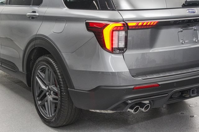 Certified 2025 Ford Explorer ST AWD/4WD image 5
