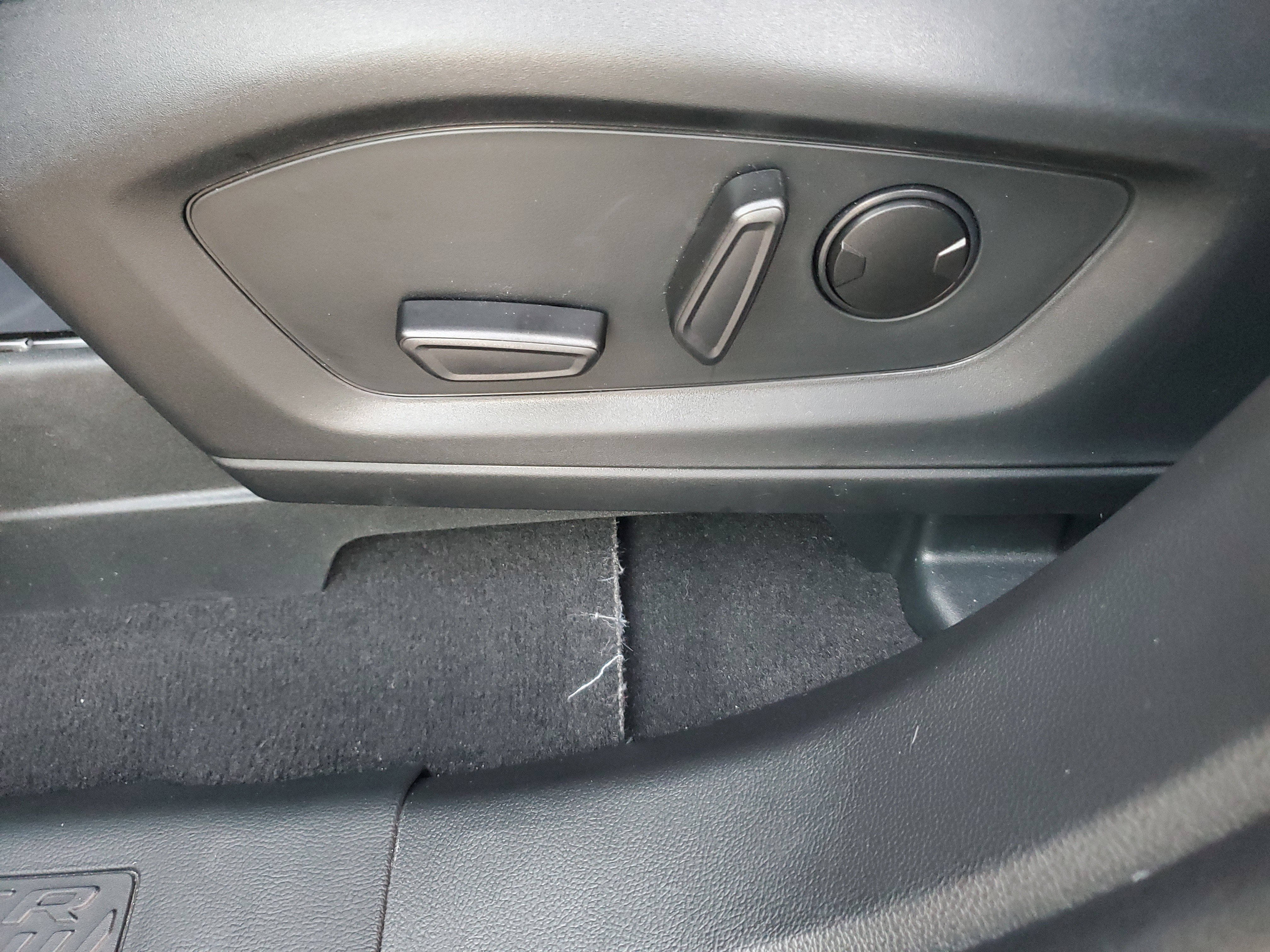 Certified 2023 Ford Explorer XLT image 11